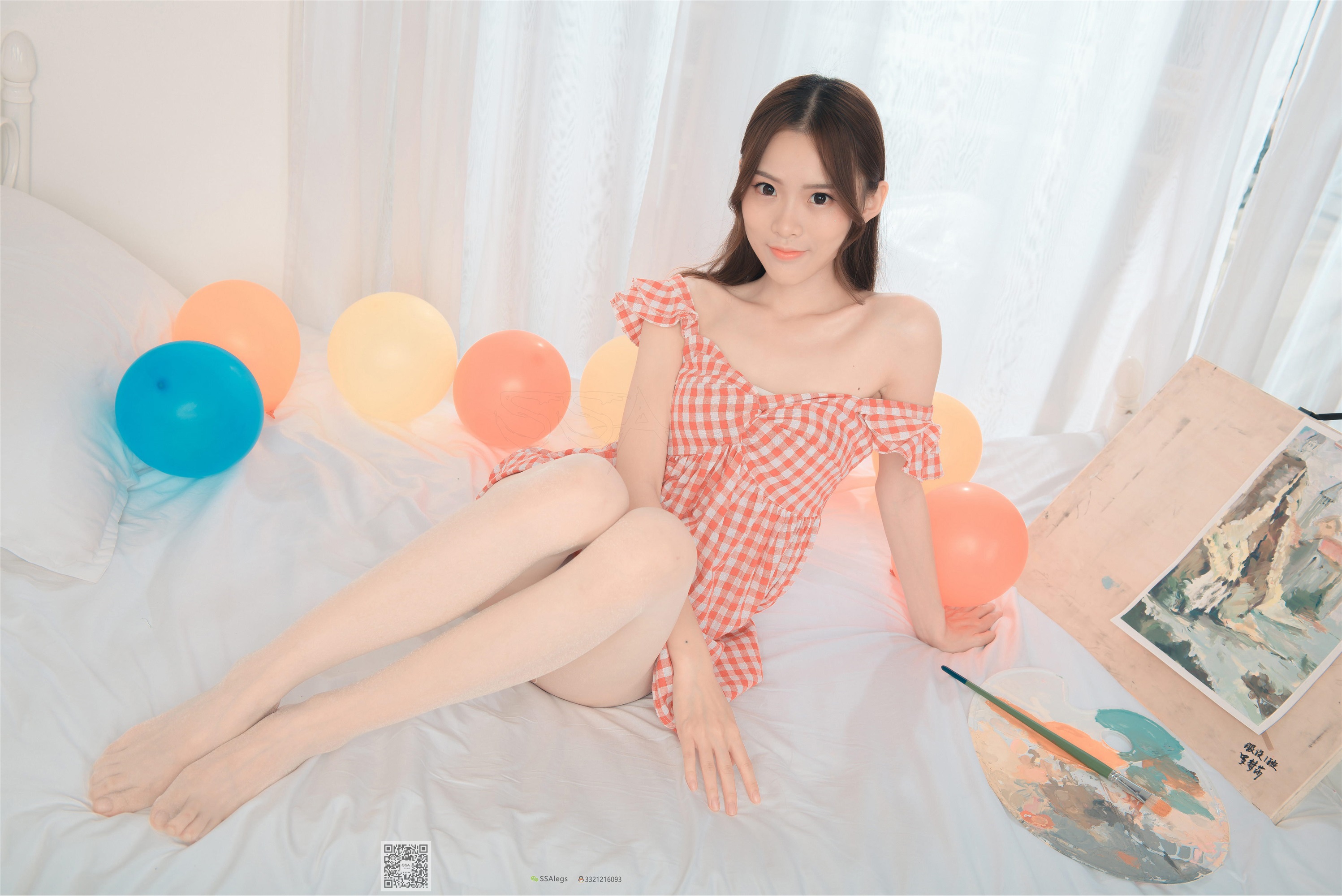 SSA丝社 NO.014 小琪琪 闪光开裆丝袜的另一种演绎